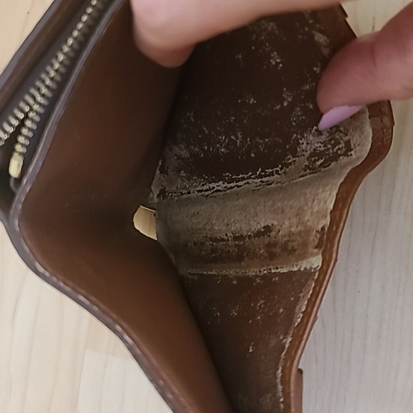 Pre-Owned  LOUIS VUITTON Leather Monogram Wallet Excellent Condition - Picture 8 of 9